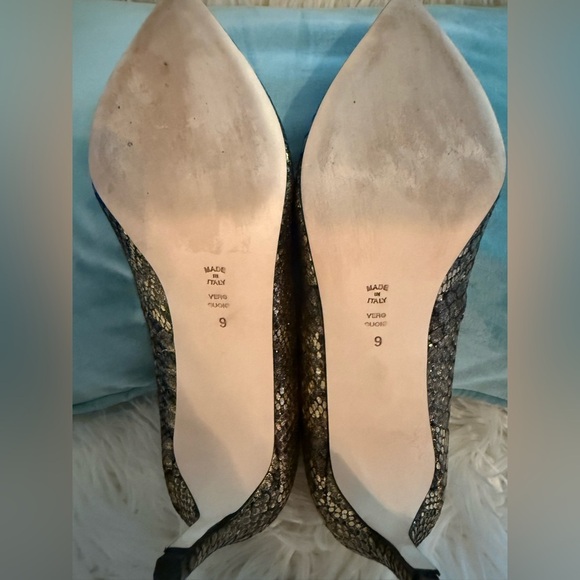 Butter Gold Heels Elegant Metallic Design - Picture 6 of 6